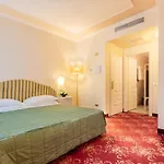 Hotel Grand 4*