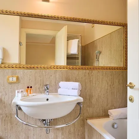 Hotell Grand Cadenabbia