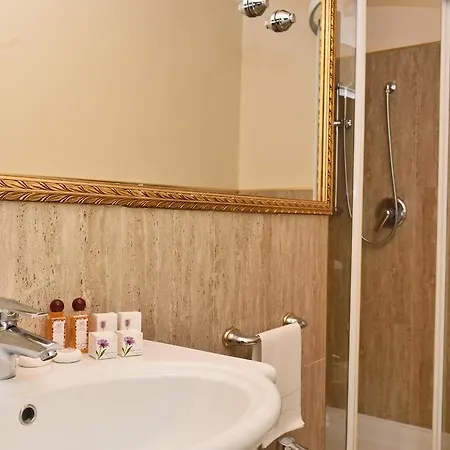 Hotel Grand 4*